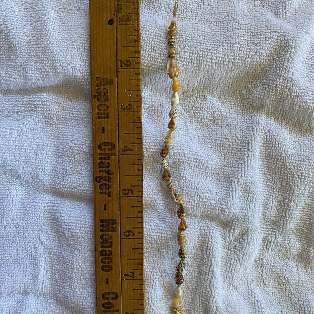 Unique SeaShell Bracelet - Picture 2 of 6